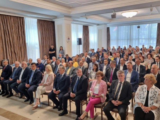 Свечана академија Фонда ПИО Свечана академија Фонда ПИО - Фото: РТРС