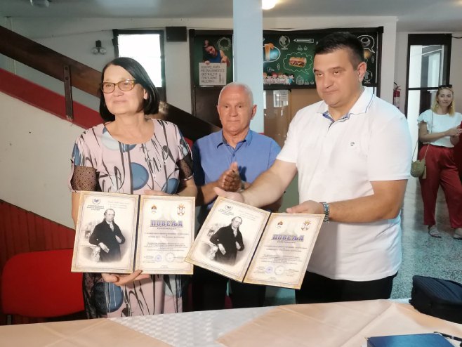 Братимиле се основне школе из Приједора и Сочанице