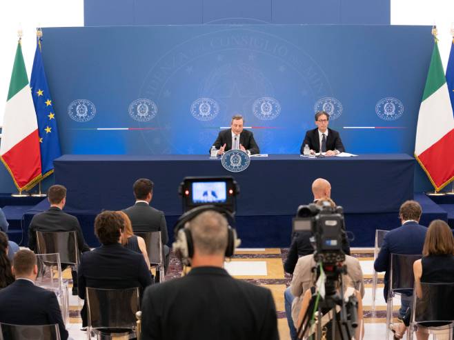 Прес конференција италијанског премијера (Фото, архив: EPA-EFE/FILIPPO ATTILI) Прес конференција италијанског премијера (Фото, архив: EPA-EFE/FILIPPO ATTILI) -