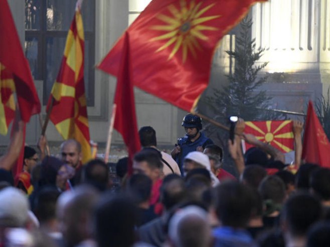 Протести у Скопљу (Фото: EPA/ GEORGI LICOVSKI) - 
