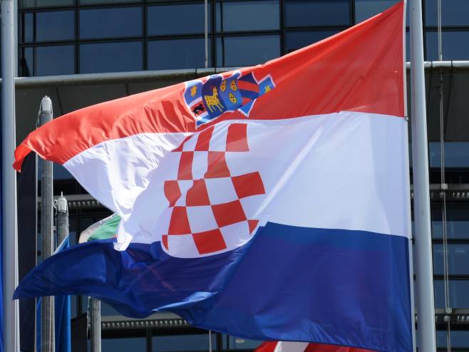 Застава Хрватске, илустрација (Фото: EPA/PATRICK SEEGER) - 