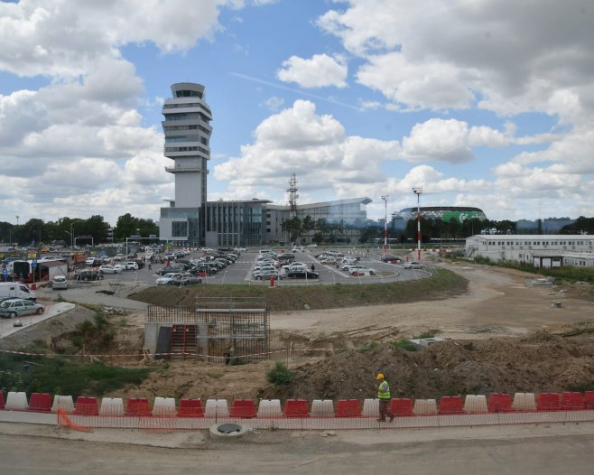 Аеродром "Никола Тесла" Аеродром "Никола Тесла" - Фото: СРНА