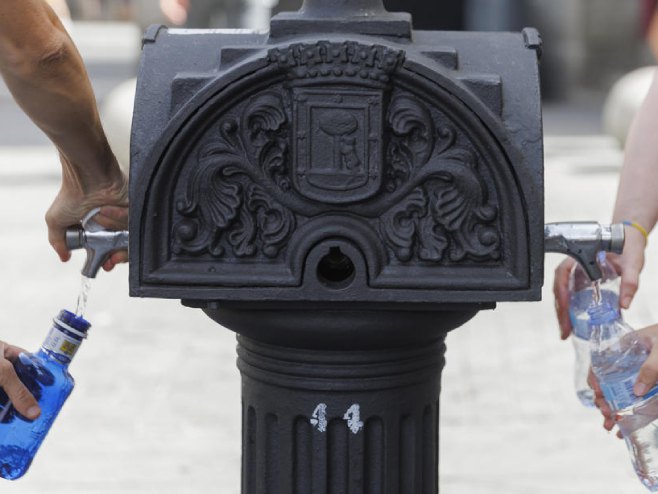 Врућине у Шпанији (Фото: EPA-EFE/Sergio Perez) - 