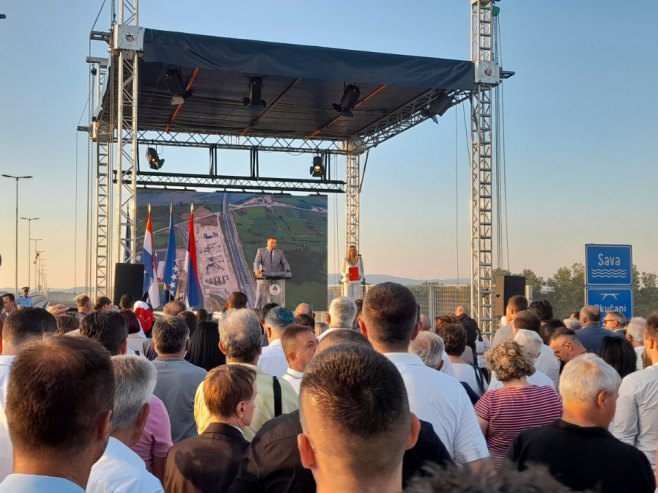 Ozvaničen završetak izgradnje mosta na Savi kod Gradiške (Foto: RTRS) Ozvaničen završetak izgradnje mosta na Savi kod Gradiške (Foto: RTRS)