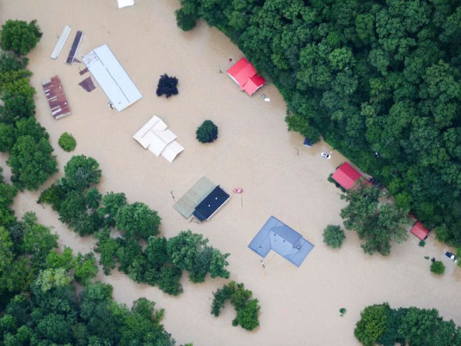 Поплаве у Кентакију (Фото: EPA-EFE/SGT JESSICA ELBOUAB / KENTUCKY NATIONAL GUARD) - 