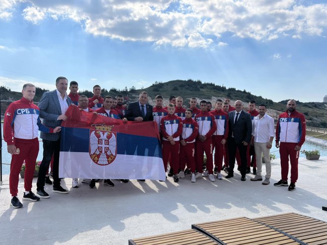 Додик и боксери младе репрезeнтације Србије Додик и боксери младе репрезeнтације Србије - Фото: Тwitter