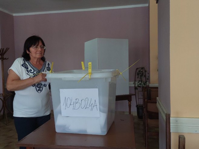 Братунац-гласање - Фото: РТРС