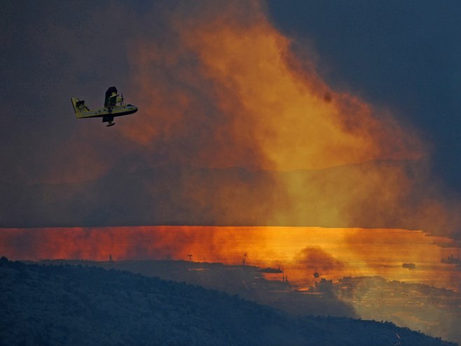 Пожар у Хрватској (Фото: EPA/STR/илустрација) Пожар у Хрватској (Фото: EPA/STR/илустрација) -