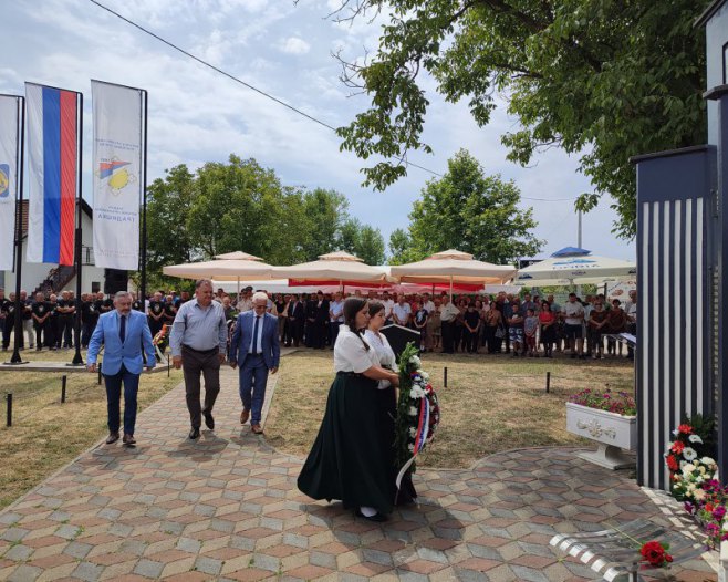 Градишка - полагање вијенаца Градишка - полагање вијенаца -