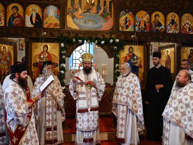 Босанско Грахово-литургија (Фото: eparhijabihackopetrovacka.org) Босанско Грахово-литургија (Фото: eparhijabihackopetrovacka.org) -