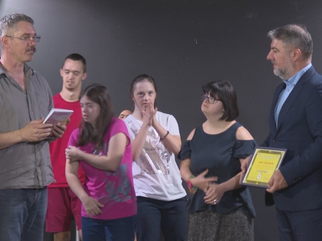 Шеранић у посјети дјеци са Дауновим синдромом Шеранић у посјети дјеци са Дауновим синдромом - Фото: РТРС