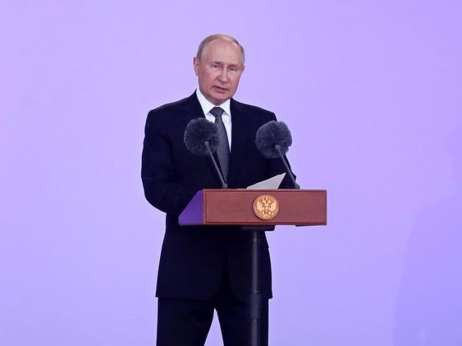 Владимир Путин (фото: EPA-EFE/MAXIM SHIPENKOV) - 