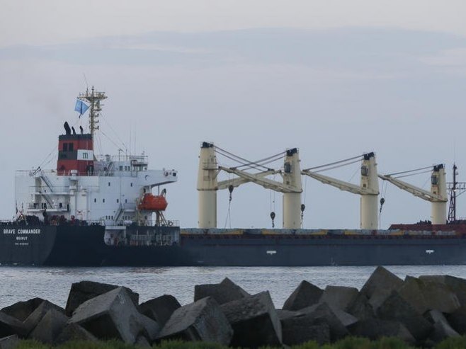 Брод са житом (Фото: EPA/STR/илустрација) - 