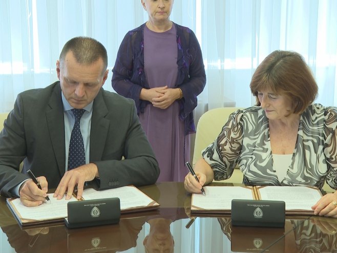Потписан Колективни уговор Потписан Колективни уговор - Фото: РТРС