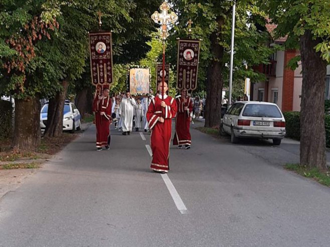 У Прњавору кренула је преображењска литија У Прњавору кренула је преображењска литија - Фото: СРНА
