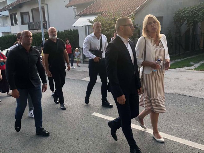 Жељка Цвијановић на преображењској литији у Прњавору Жељка Цвијановић на преображењској литији у Прњавору - Фото: РТРС