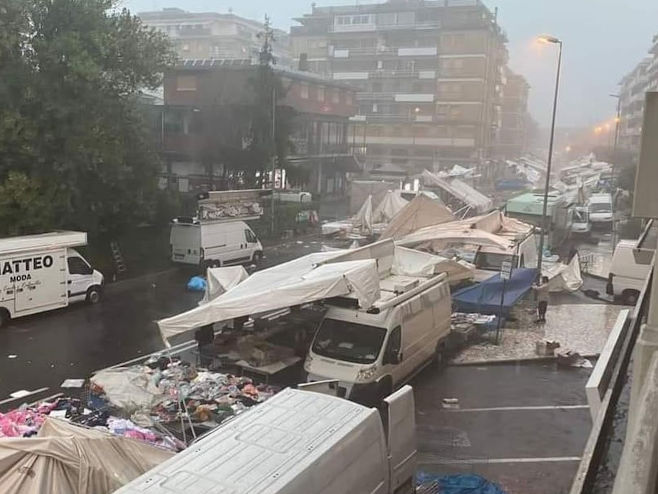 Олуја у Италији (Фото: Facebook/Tornado in Italia/Screenshot) - 