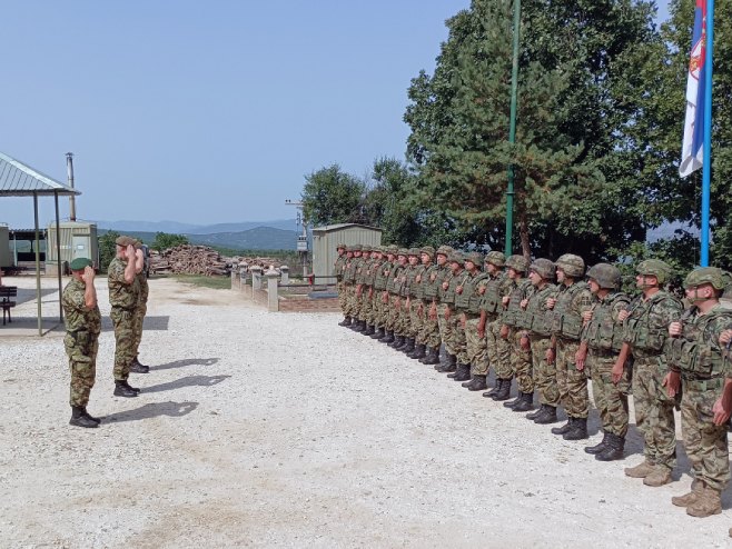 Војне старјешине у обиласку административне линије са Косметом (фото:www.vs.rs) - 