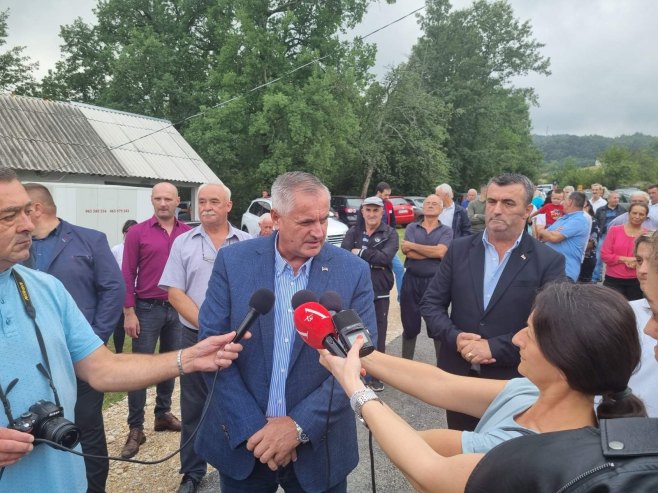 Вишковић у Власеници (Фото: Влада Српске) Вишковић у Власеници (Фото: Влада Српске) -