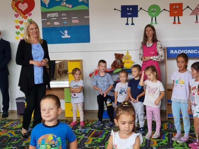 Predsjednica Cvijanović posjetila vrtić u Ribniku  (Foto: RTRS)
