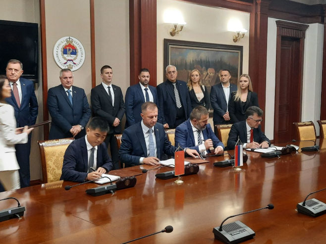 Потписан уговор о изградњи ауто-пута Вукосавље - Брчко - Фото: РТРС