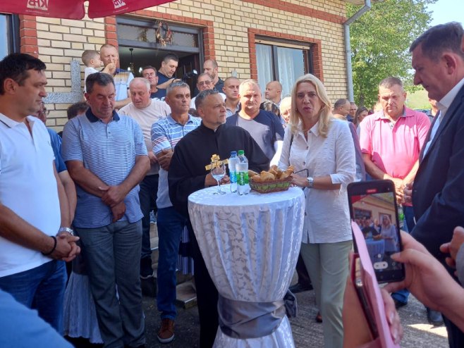 Željka Cvijanović u Donjoj Čađavici (Foto: RTRS)