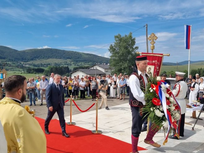 Alen Šeranić - Polaganje vijenaca (Foto: RTRS)