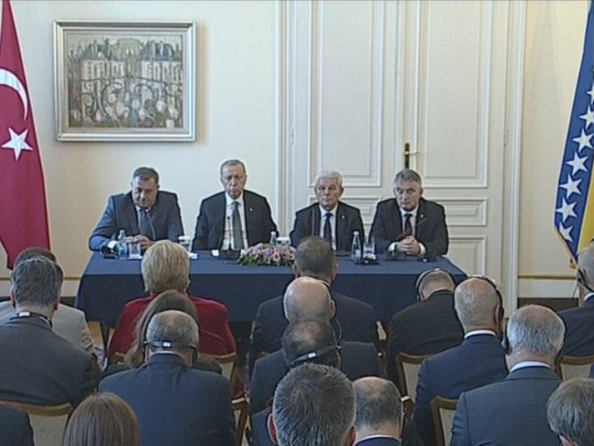 Предсједништво БиХ са Ердоганом - Фото: РТРС