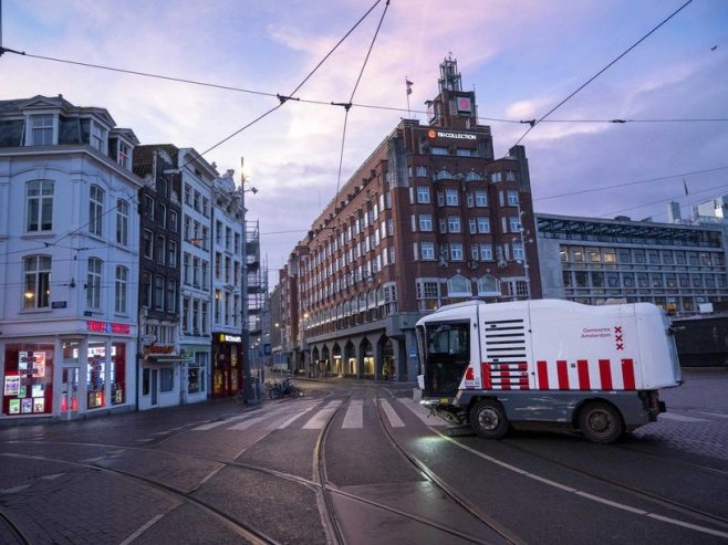 Амстердам (Фото: EPA-EFE/ELVERT ELZINGA) - 