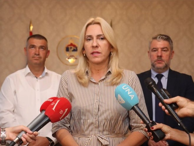 Željka Cvijanović (foto: instagram.com / zeljka.cvijanovic) - Željka Cvijanović (foto: instagram.com / zeljka.cvijanovic) -