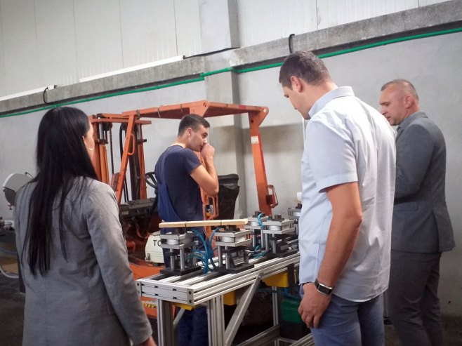 Савић и Видовић посјетили "А плус техно" у Новој Касаби Савић и Видовић посјетили "А плус техно" у Новој Касаби - Фото: СРНА
