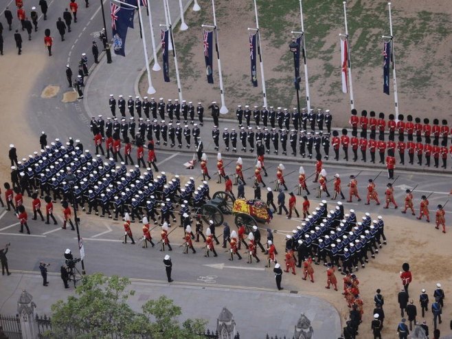 Сахрана краљице Елизабете (фото: EPA-EFE / Wo1 Rupert Frere / BRITISH MINISTRY OF DEFENCE) Сахрана краљице Елизабете (фото: EPA-EFE / Wo1 Rupert Frere / BRITISH MINISTRY OF DEFENCE) -
