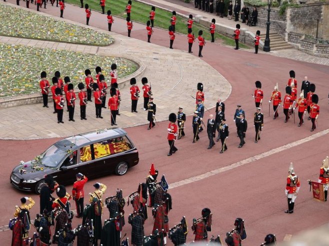 Сахрањена краљица Елизабета Друга (Фото: EPA-EFE/PO Phot Dave Jenkins/BRITISH MINISTRY OF DEFENCE) Сахрањена краљица Елизабета Друга (Фото: EPA-EFE/PO Phot Dave Jenkins/BRITISH MINISTRY OF DEFENCE) -