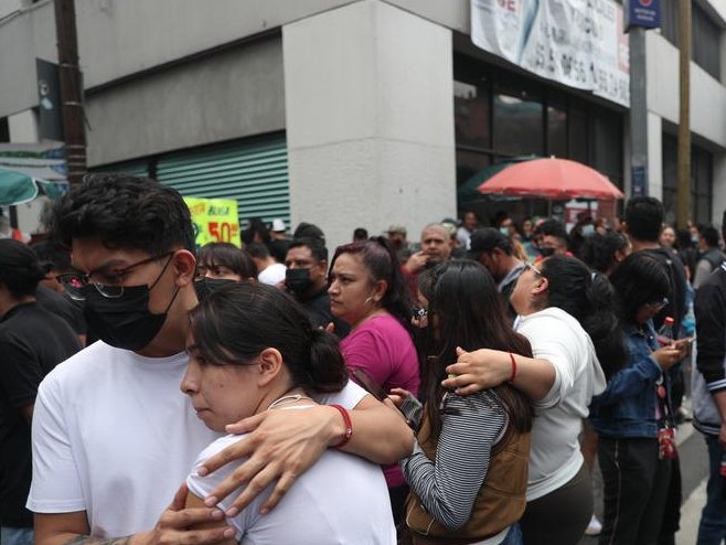 Земљотрес у Мексику (Фото: EPA/Jose Mendez) - 