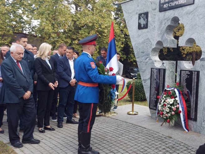 Polaganje vjenaca poginulim borcima VRS (Foto: RTRS)