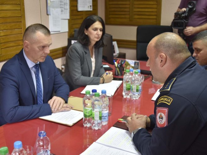 Лукач и Драгосављевић у посјети полицијској станицу Србац Лукач и Драгосављевић у посјети полицијској станицу Србац - Фото: СРНА