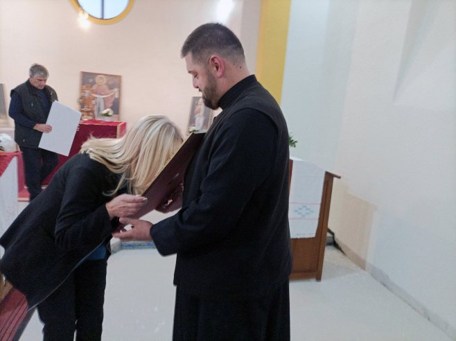 Цвијановић у Храму Покрова Пресвете Богородице у Рудицама Цвијановић у Храму Покрова Пресвете Богородице у Рудицама - Фото: СРНА