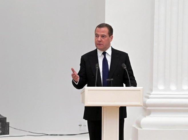 Дмитриј Медведев (фото: EPA-EFE/ALEXEI NIKOLSKY / KREMLIN POOL / SPUTNIK) Дмитриј Медведев (фото: EPA-EFE/ALEXEI NIKOLSKY / KREMLIN POOL / SPUTNIK) -