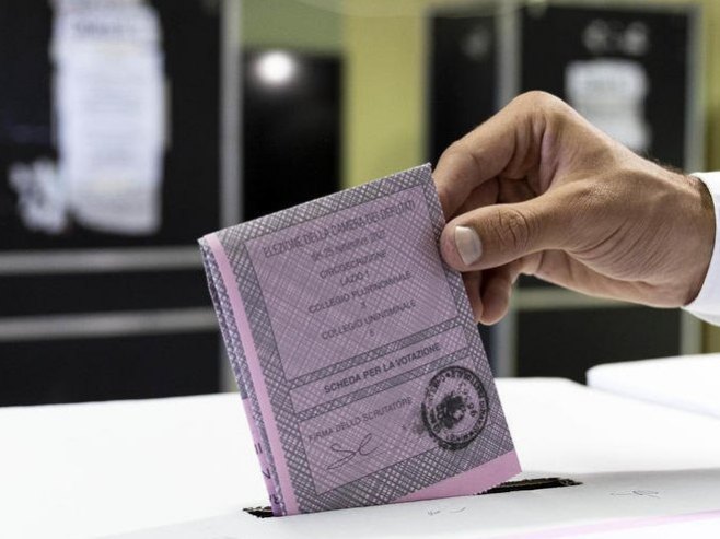 Парламентарни избори у Италији (Фото: EPA/MASSIMO PERCOSSI) - 