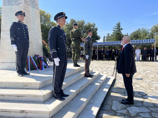 Поликастро - Душко Милуновић - полагање вијенаца Поликастро - Душко Милуновић - полагање вијенаца - Фото: СРНА