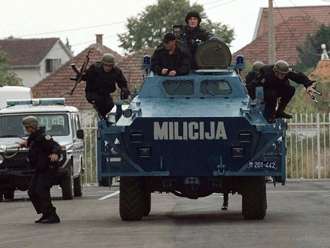 Полиција Црне Горе (Фото: EPA PHOTO EPA/MILOS BICANSKI, илустрација) Полиција Црне Горе (Фото: EPA PHOTO EPA/MILOS BICANSKI, илустрација) -