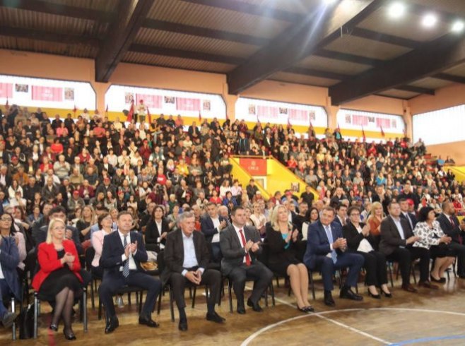 СНСД у Козарској Дубици (Фото: twitter.com/MiloradDodik) СНСД у Козарској Дубици (Фото: twitter.com/MiloradDodik) -