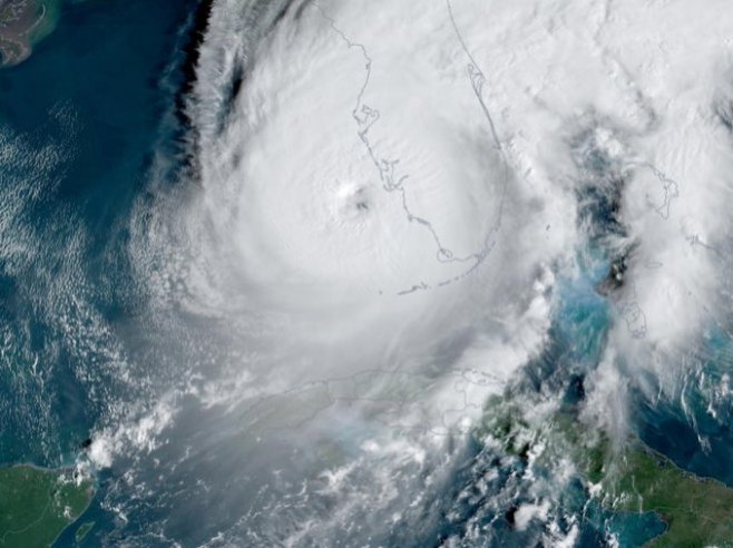 Ураган Иjан (Фото: EPA-EFE/RAMMB/NOAA/NESDIS, илустрација) - 