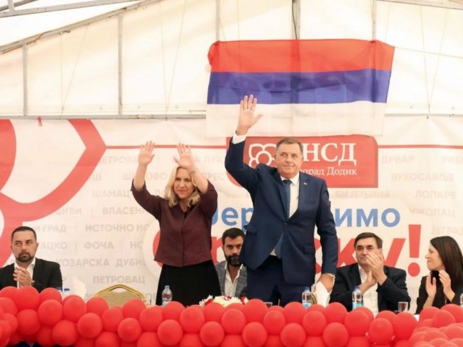 Жељка Цвијановић и Милорад Додик у Станарима (фото: instagram.com/zeljka.cvijanovic) Жељка Цвијановић и Милорад Додик у Станарима (фото: instagram.com/zeljka.cvijanovic) -
