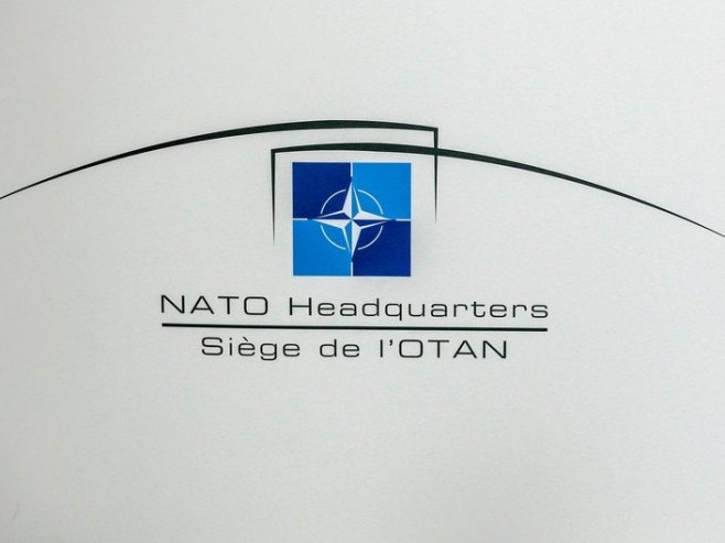НАТО (фото: EPA-EFE / STEPHANIE LECOCQ) - 