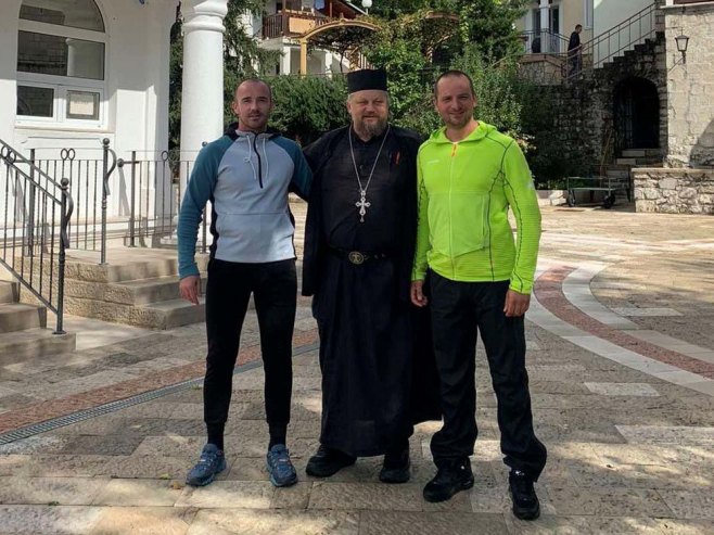 Драган Тривуновић и Бојан Петрушић у манастиру Острог Драган Тривуновић и Бојан Петрушић у манастиру Острог - Фото: СРНА