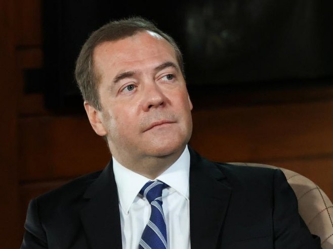 Медведев осудио пријаву Украјине за чланство у Алијанси