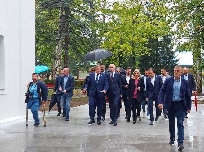 Додик, Цвијановић, Гајанин и министри обишли радове у Универзитетском граду