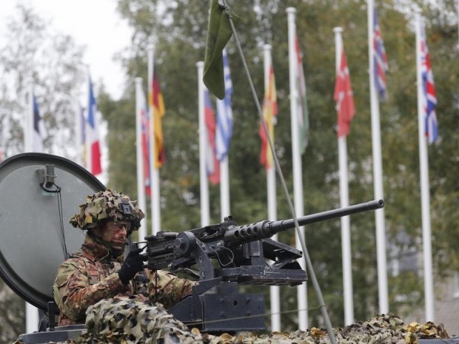 НАТО (фото: EPA-EFE/TOMS KALNINS) - 