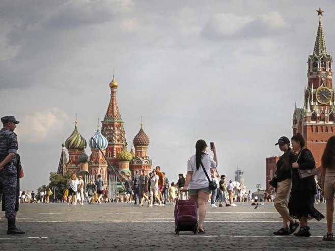 Москва (Фото: EPA-EFE/MAXIM SHIPENKOV) - 